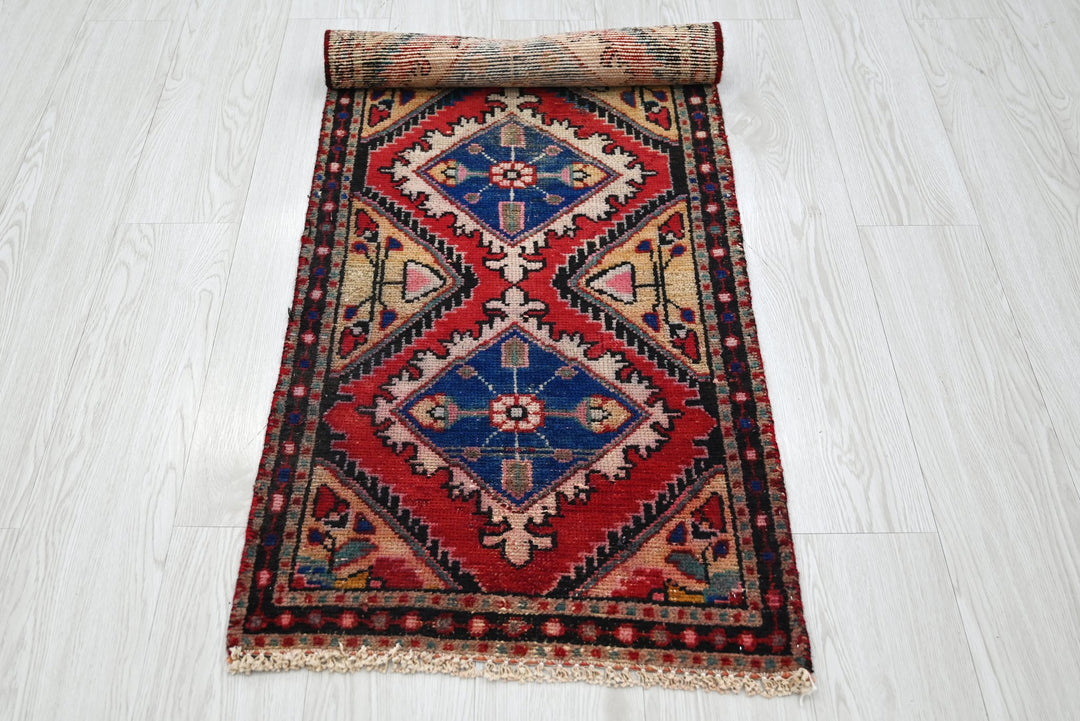 red Runner rug 1' 9" x 4' 10"
