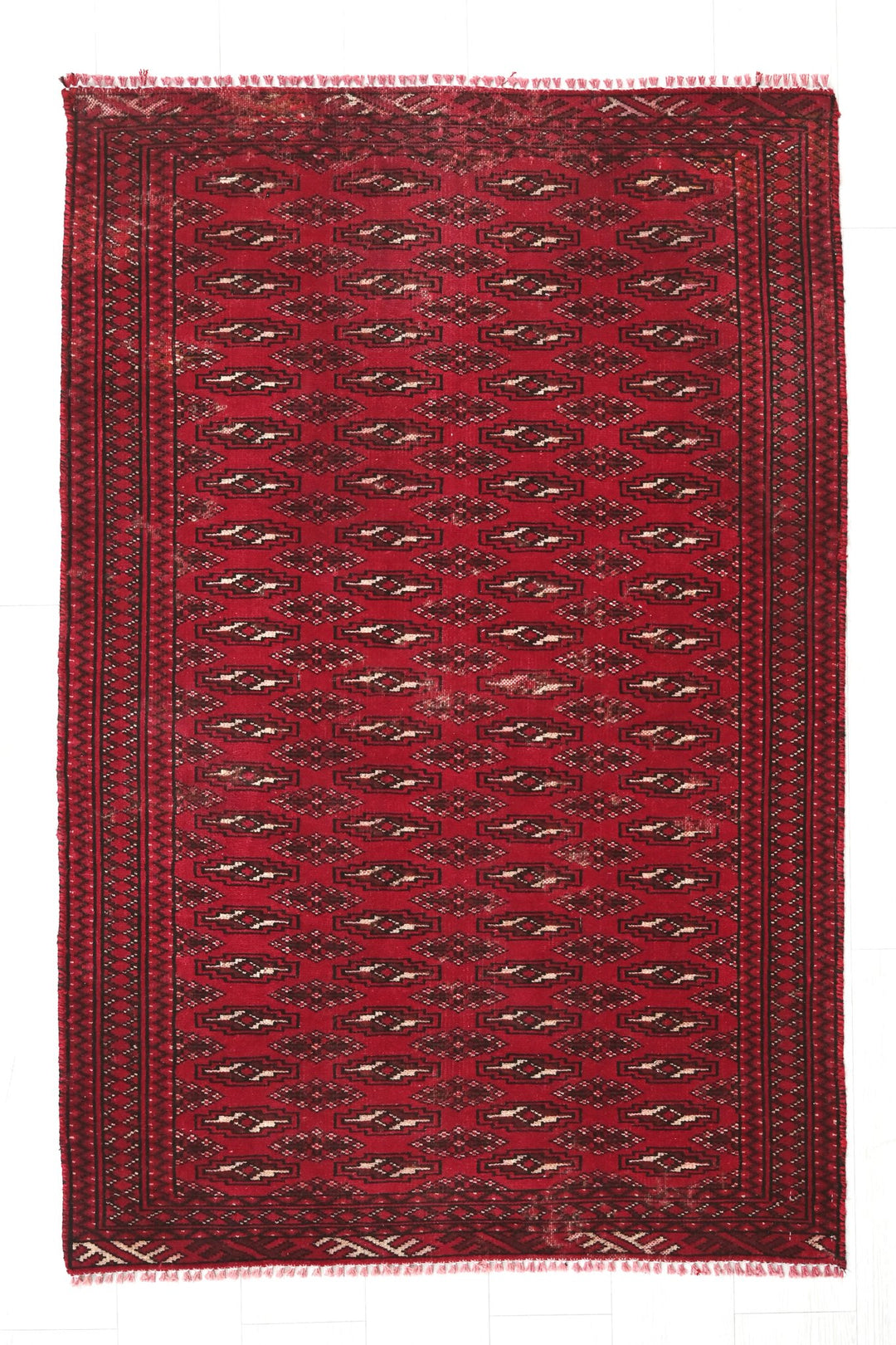 red Accent rug 3' 2" x 4' 10"