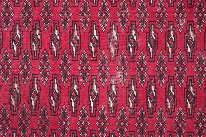 red Accent rug 3' 2" x 4' 10"