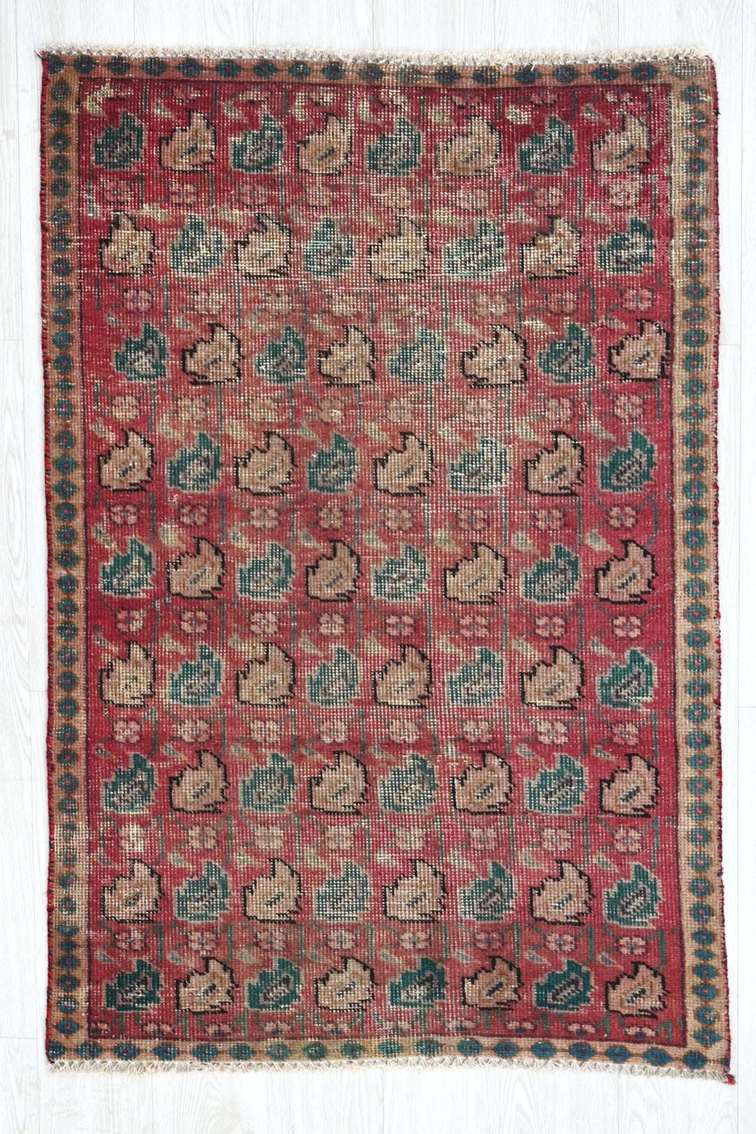 red Accent rug 2' 9" x 4' 2"