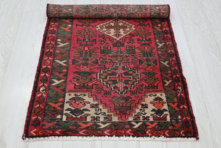 red Accent rug 2' 3" x 4' 4"