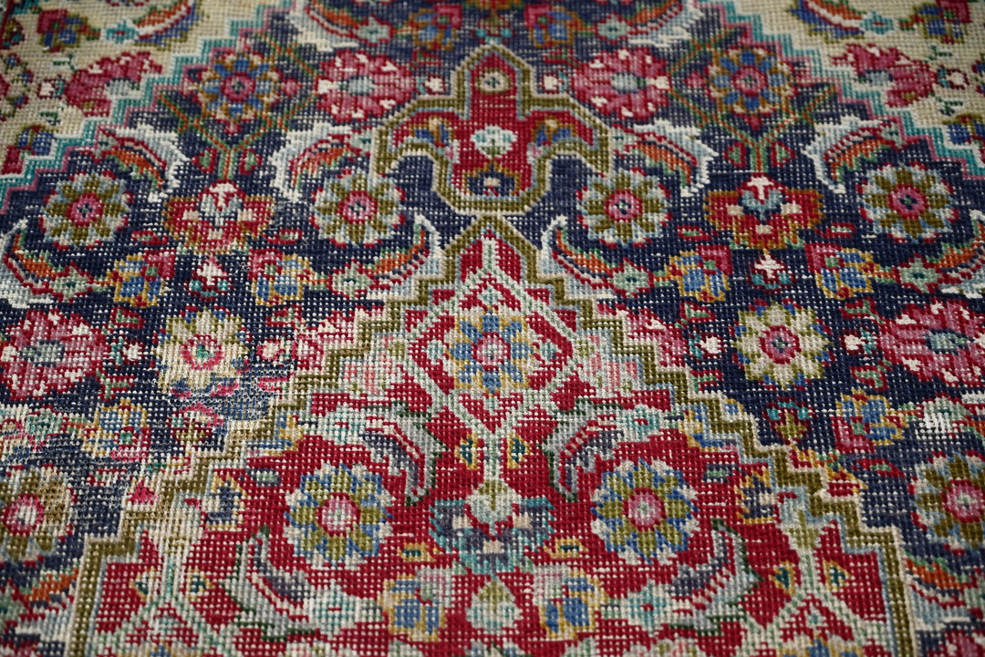 blue Accent rug 3' 1" x 4' 7"