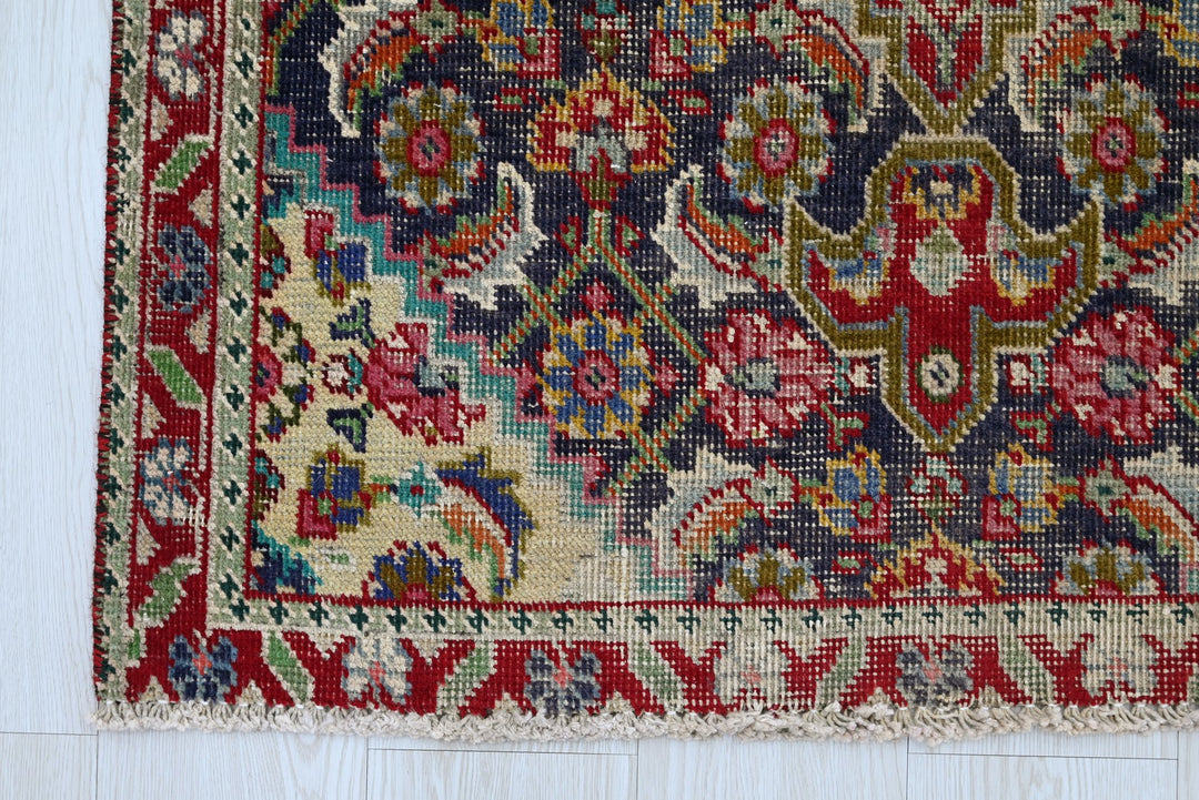 blue Accent rug 3' 1" x 4' 7"