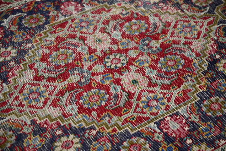 blue Accent rug 3' 1" x 4' 7"