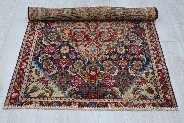 blue Accent rug 3' 1" x 4' 7"