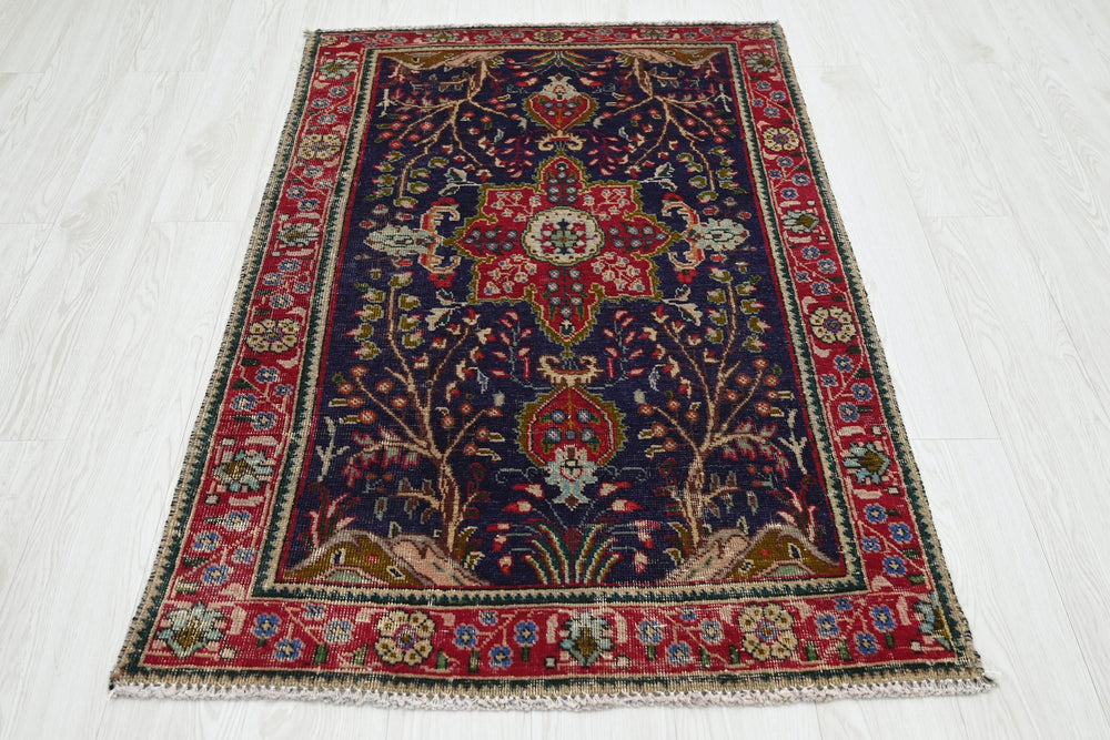 blue Accent rug 3' 0" x 4' 8"