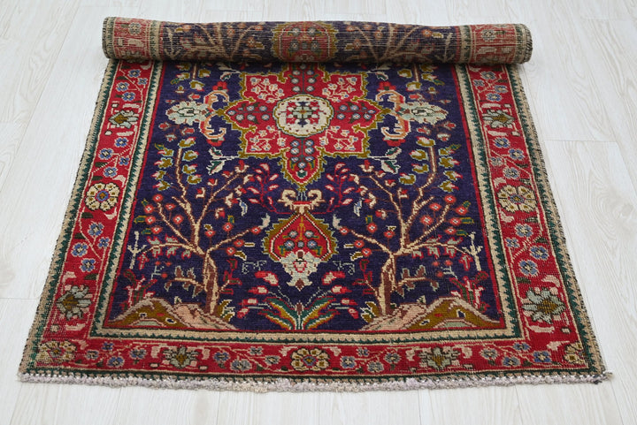 blue Accent rug 3' 0" x 4' 8"