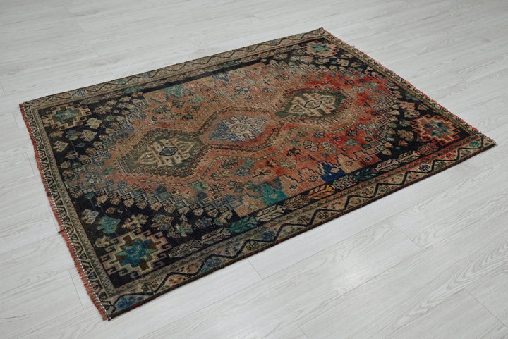 brown Accent rug 3' 10" x 5' 1"