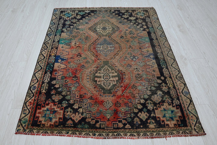 brown Accent rug 3' 10" x 5' 1"