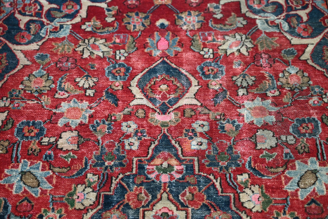 red Accent rug 2' 11" x 5' 2"