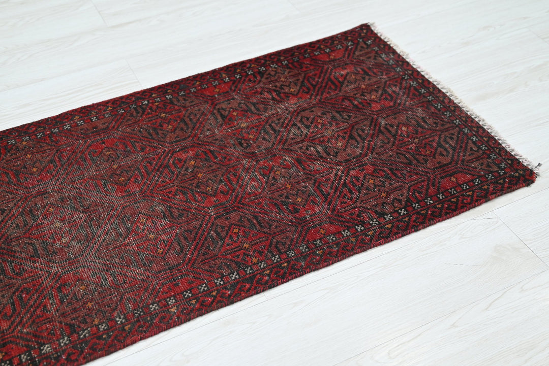 red Runner rug 2' 0" x 6' 2"