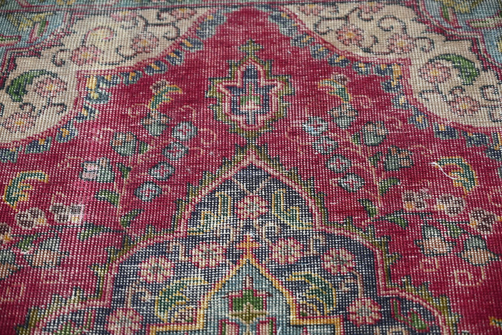 red Accent rug 3' 3" x 4' 3"