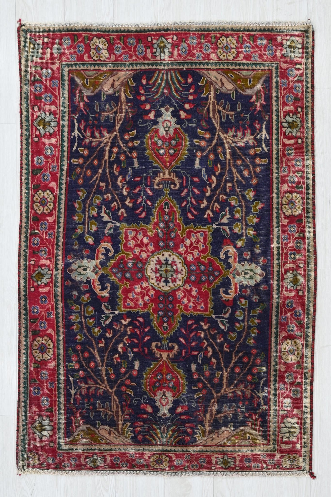 blue Accent rug 3' 0" x 4' 7"