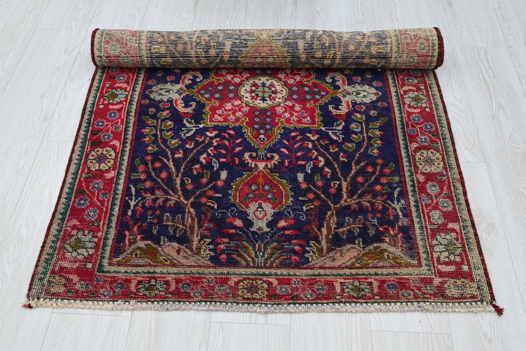 blue Accent rug 3' 0" x 4' 7"