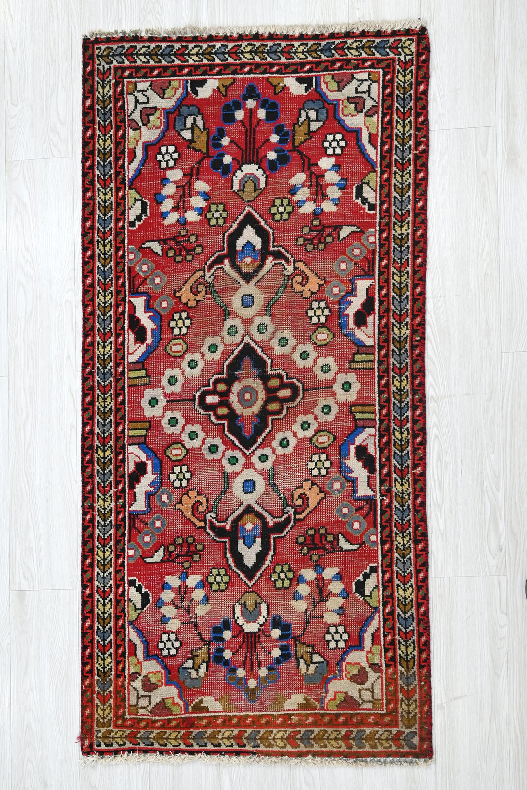 red Runner rug 2' 5" x 4' 10"