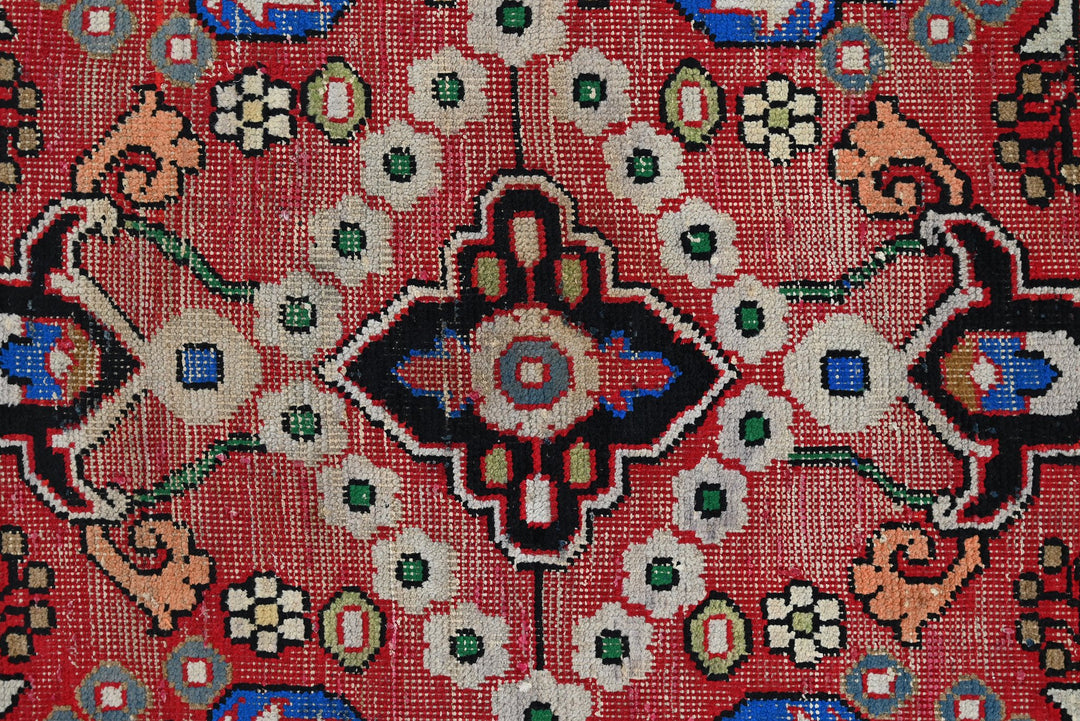 red Runner rug 2' 5" x 4' 10"