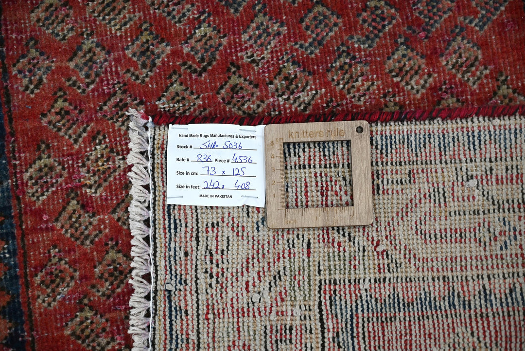 red Accent rug 2' 5" x 4' 1"