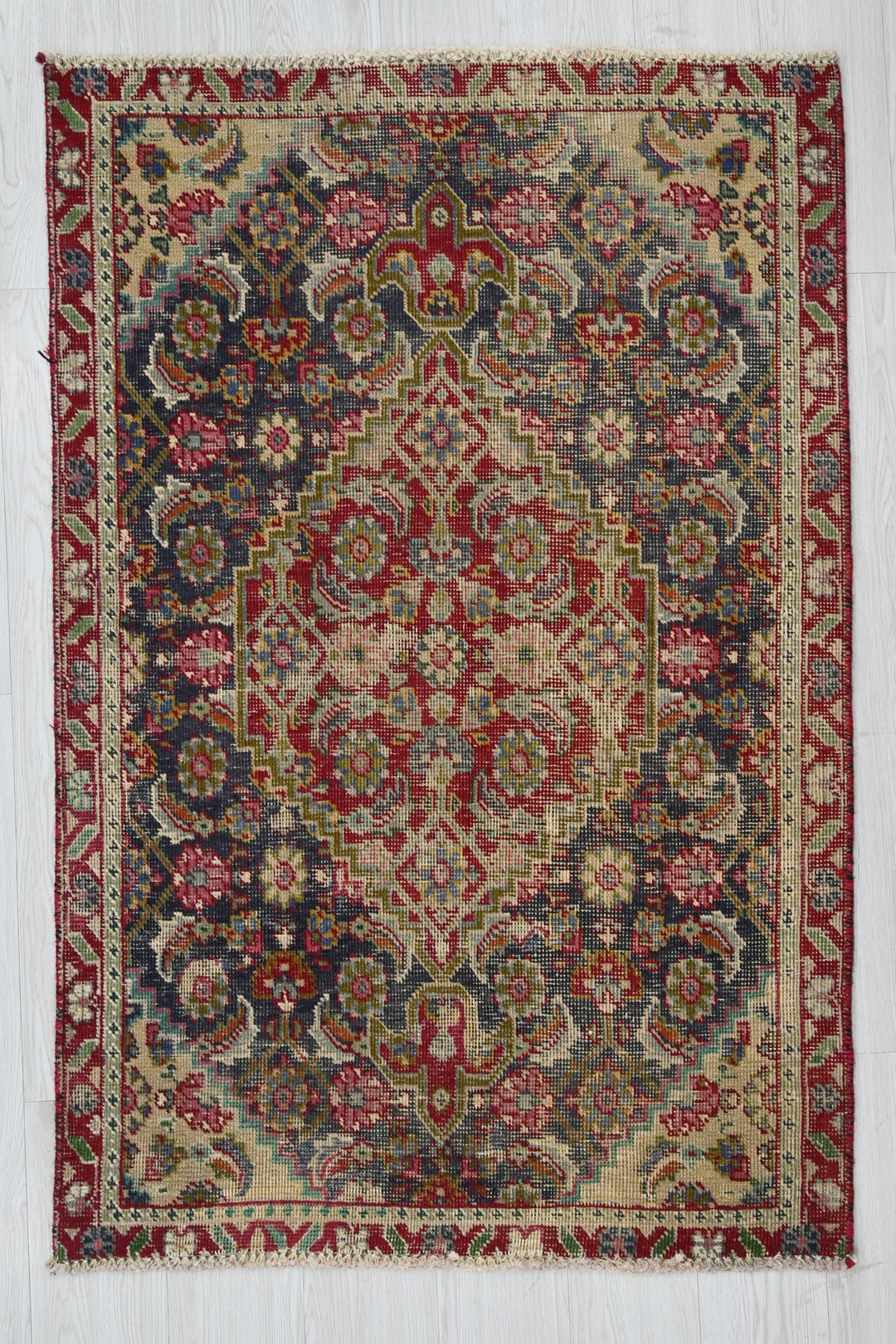 blue Accent rug 3' 1" x 4' 5"