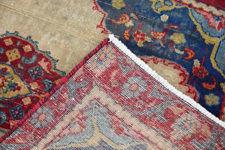 brown Accent rug 2' 8" x 3' 11"