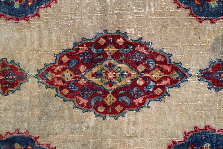 brown Accent rug 2' 8" x 3' 11"