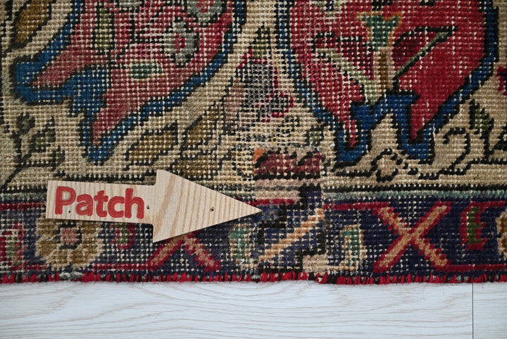 red Accent rug 3' 1" x 4' 4"