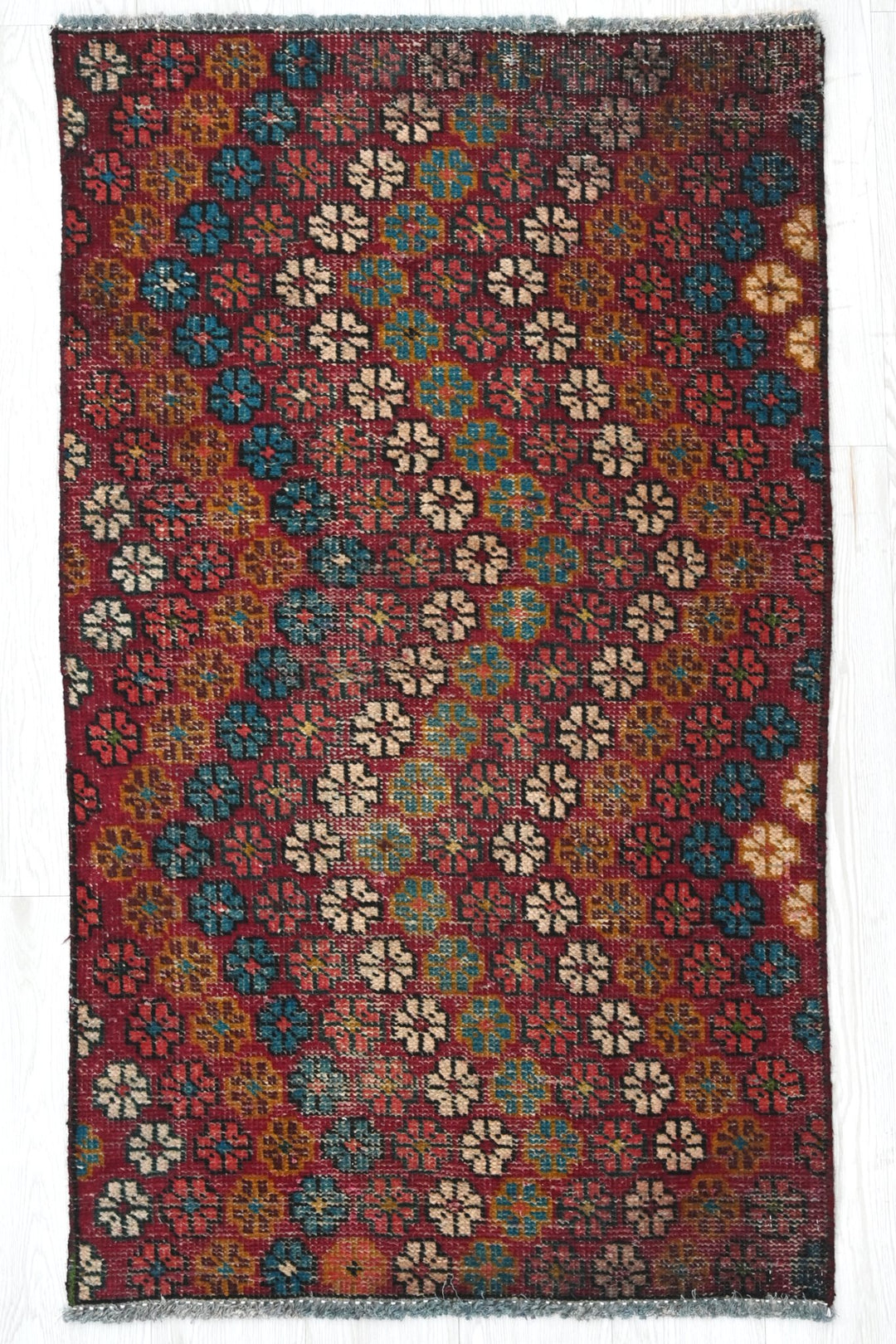 red Accent rug 2' 7" x 4' 4"