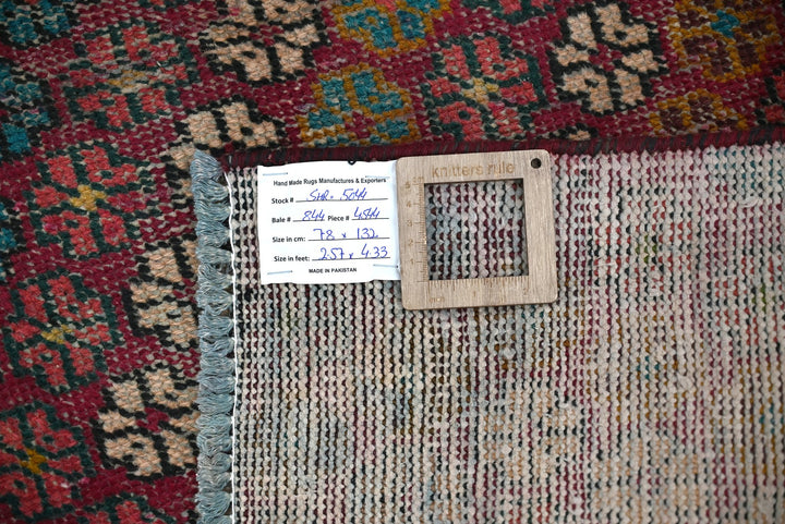 red Accent rug 2' 7" x 4' 4"