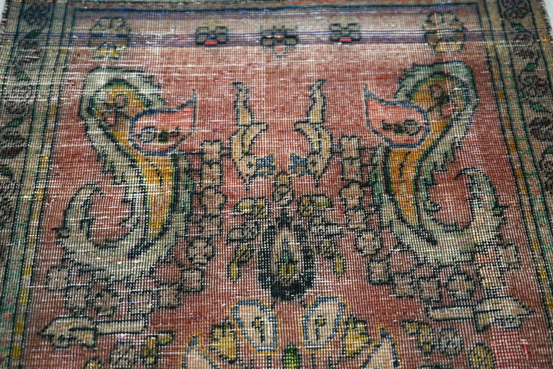 red Accent rug 2' 4" x 4' 6"