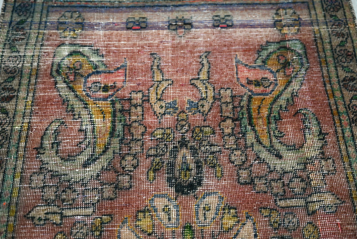 red Accent rug 2' 4" x 4' 6"