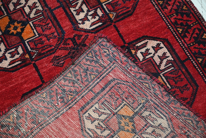 red Runner rug 2' 0" x 5' 4"