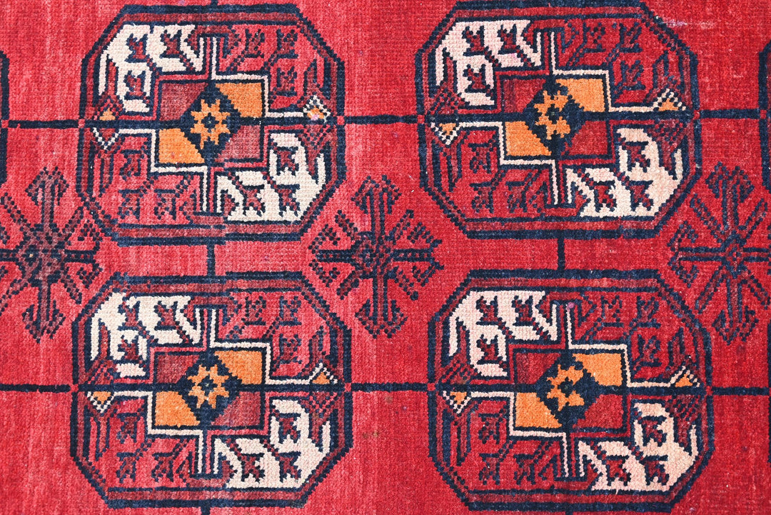 red Runner rug 2' 0" x 5' 4"