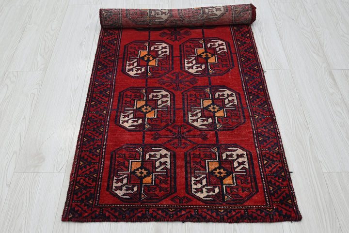 red Runner rug 2' 0" x 5' 4"