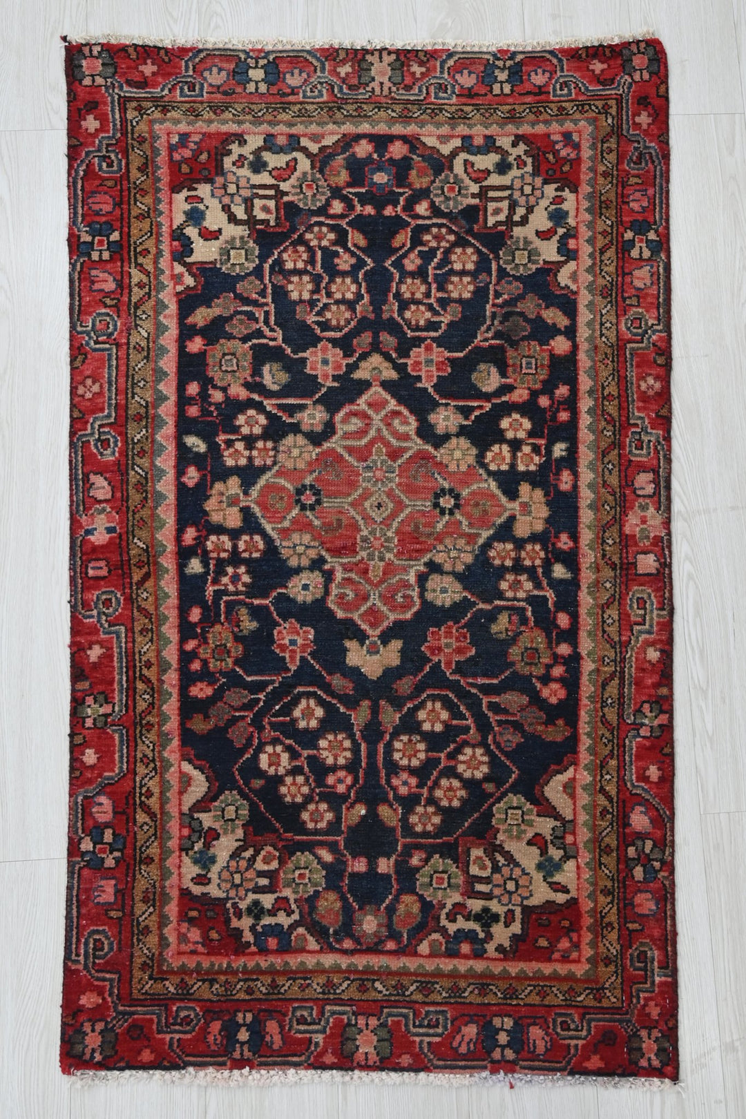 blue Accent rug 2' 6" x 4' 2"