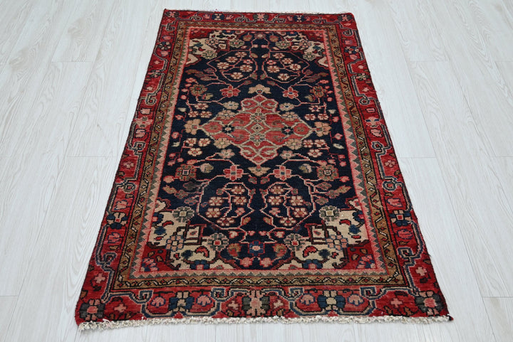 blue Accent rug 2' 6" x 4' 2"