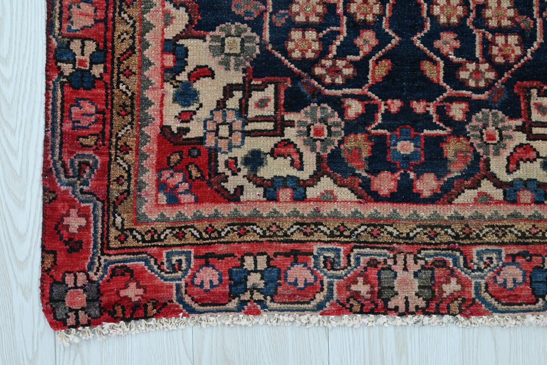 blue Accent rug 2' 6" x 4' 2"
