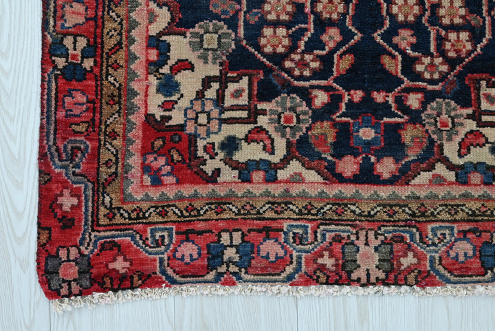 blue Accent rug 2' 6" x 4' 2"