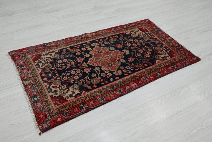 blue Accent rug 2' 6" x 4' 2"