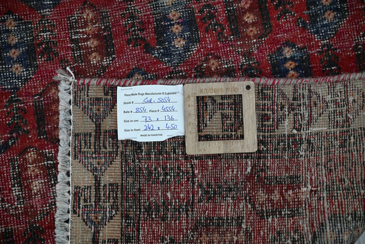 red Accent rug 2' 5" x 4' 6"