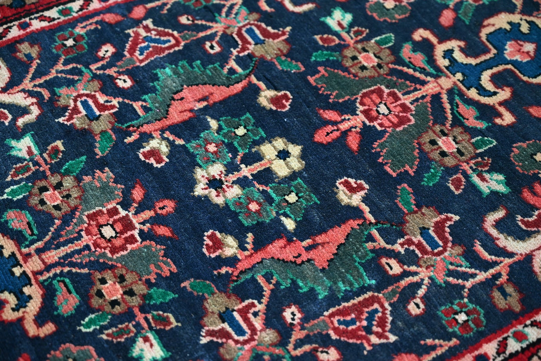 blue Accent rug 2' 8" x 3' 10"