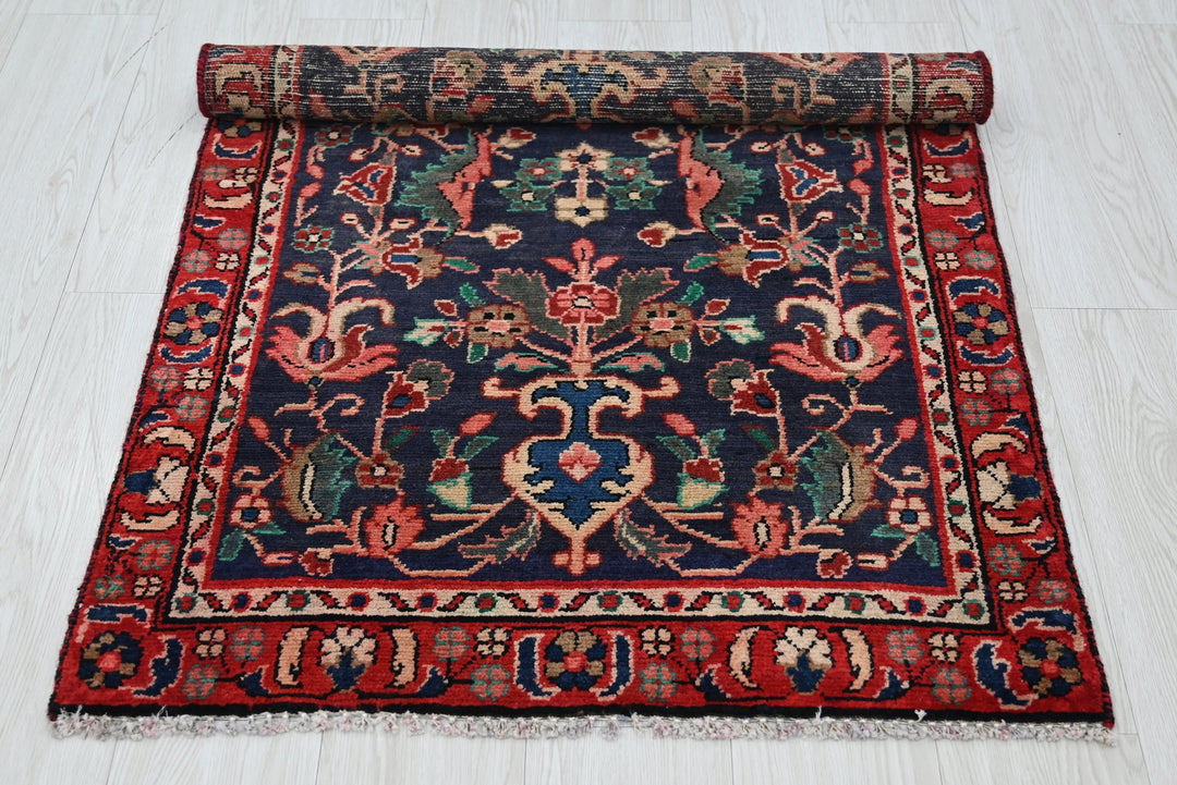 blue Accent rug 2' 8" x 3' 10"