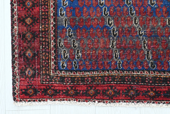 red Runner rug 2' 5" x 4' 8"