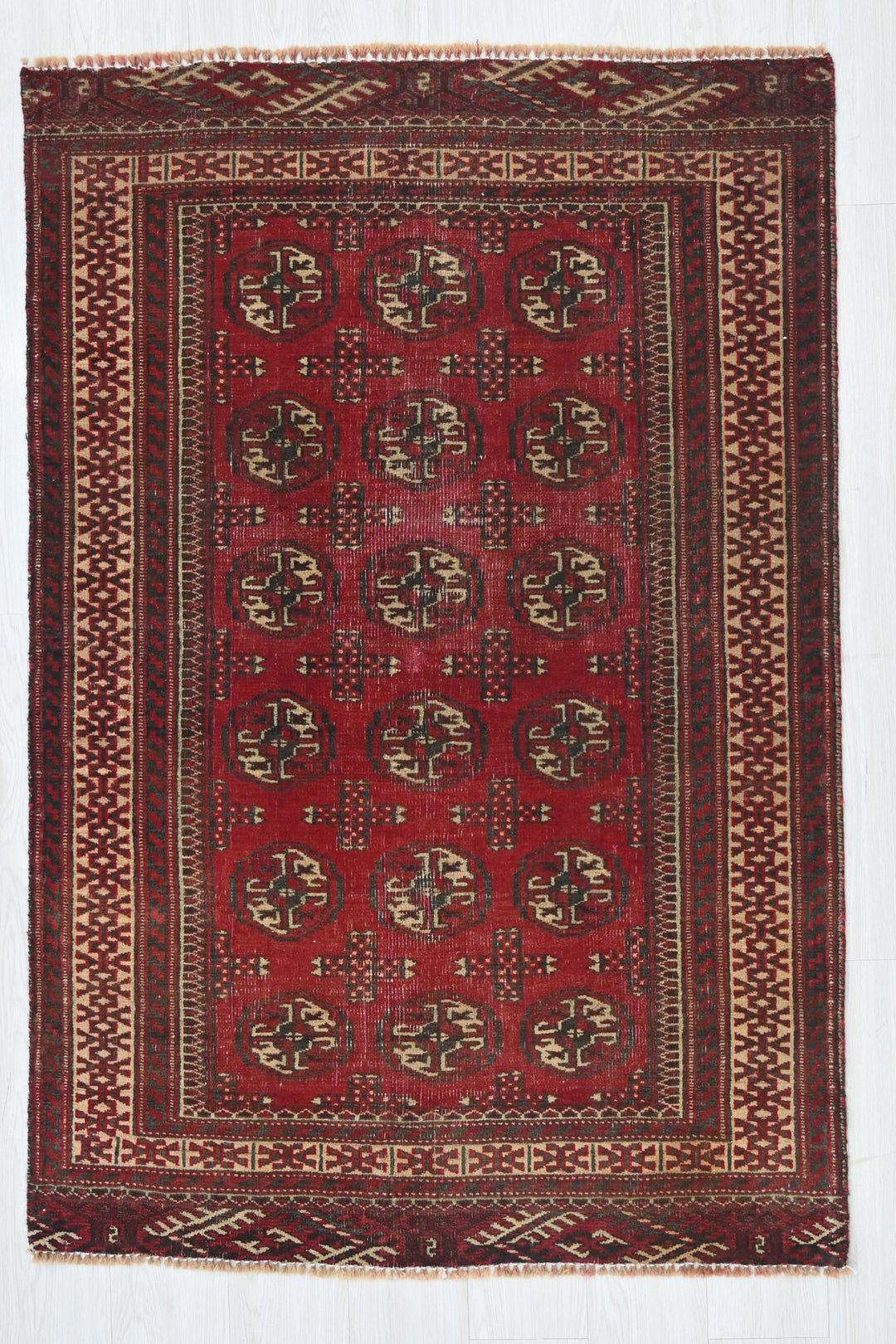 red Accent rug 3' 4" x 4' 10"