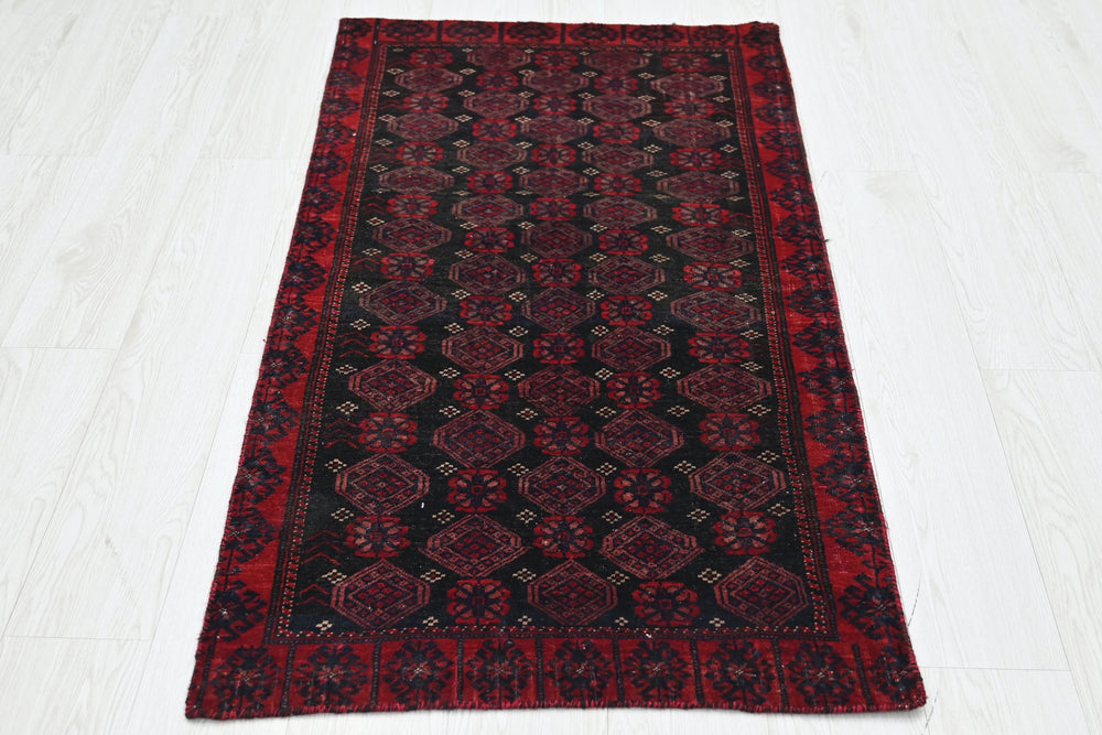 black Runner rug 2' 5" x 4' 8"