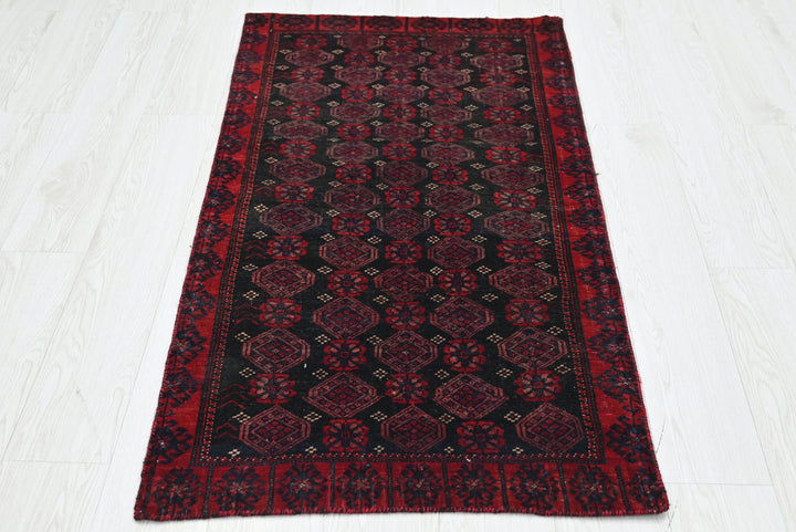 black Runner rug 2' 5" x 4' 8"
