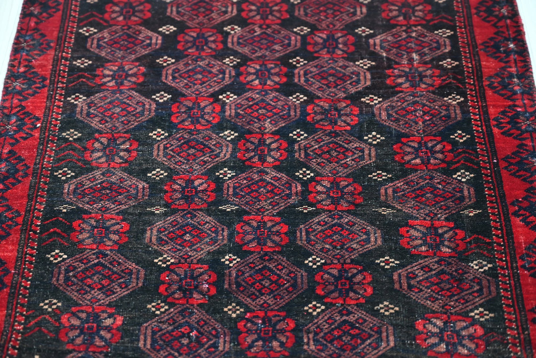 black Runner rug 2' 5" x 4' 8"