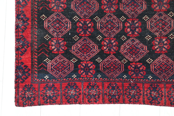 black Runner rug 2' 5" x 4' 8"