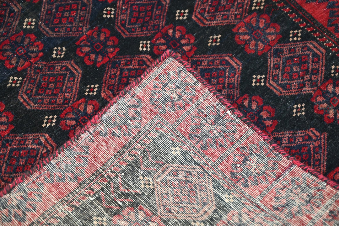 black Runner rug 2' 5" x 4' 8"