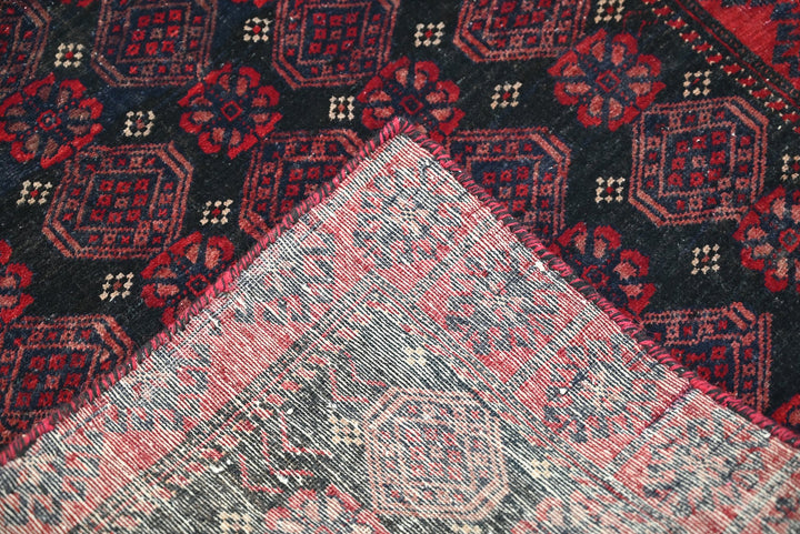 black Runner rug 2' 5" x 4' 8"
