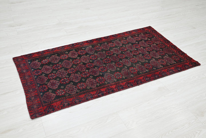 black Runner rug 2' 5" x 4' 8"