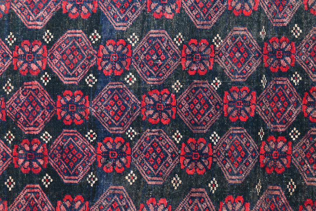 black Runner rug 2' 5" x 4' 8"